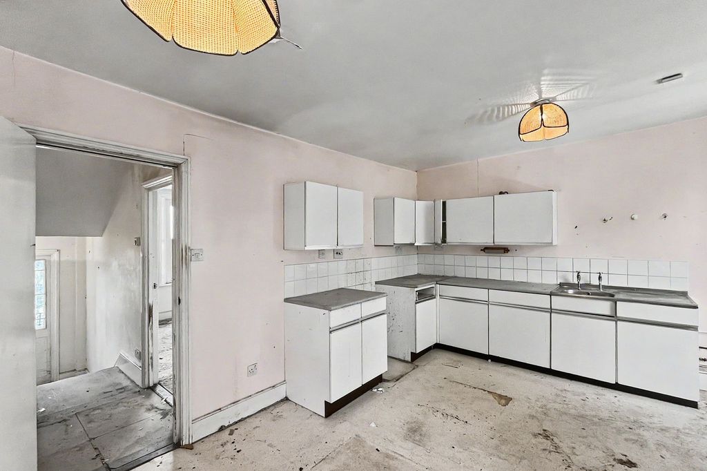 Property photo 3 of 17 29B Rye Hill Park, Nunhead, London Se15 3Jn