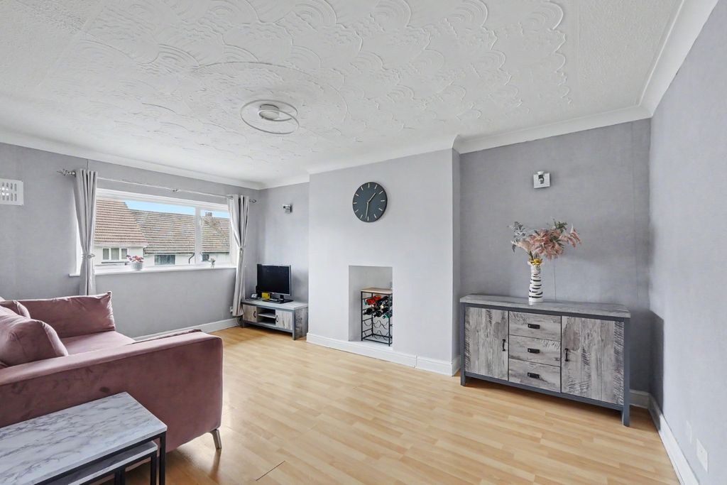 Property photo 2 of 16 5351456