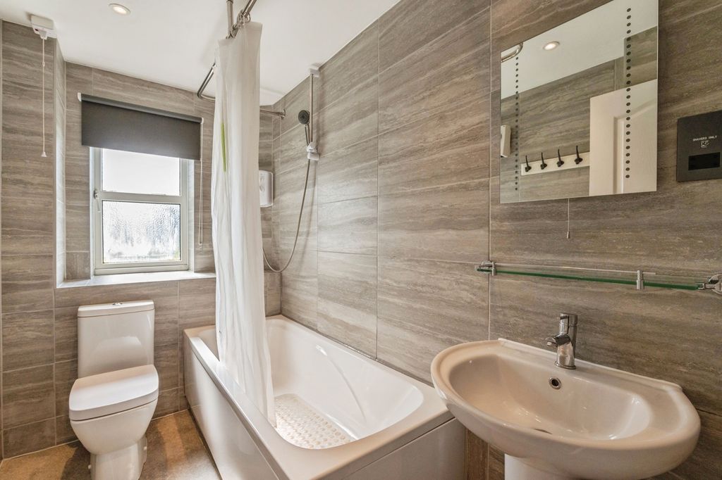 Property photo 3 of 12 Pbox-Img.Jpg