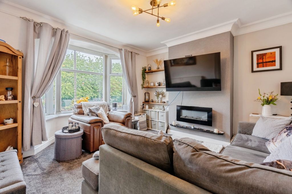 Property photo 3 of 24 Pbox-Img.Jpg