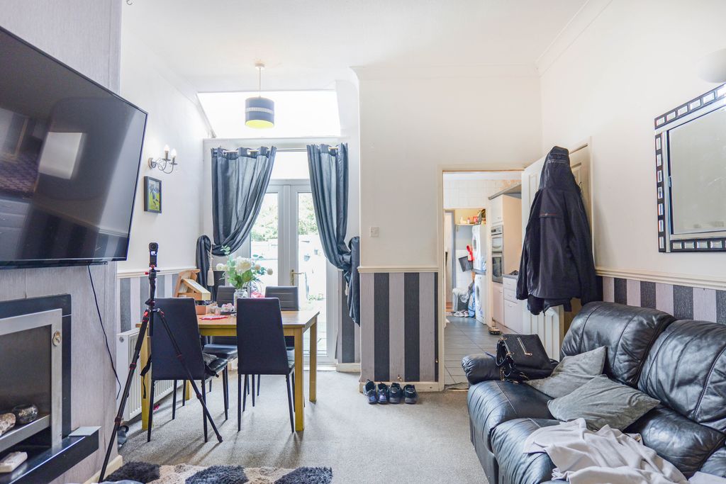 Property photo 2 of 26