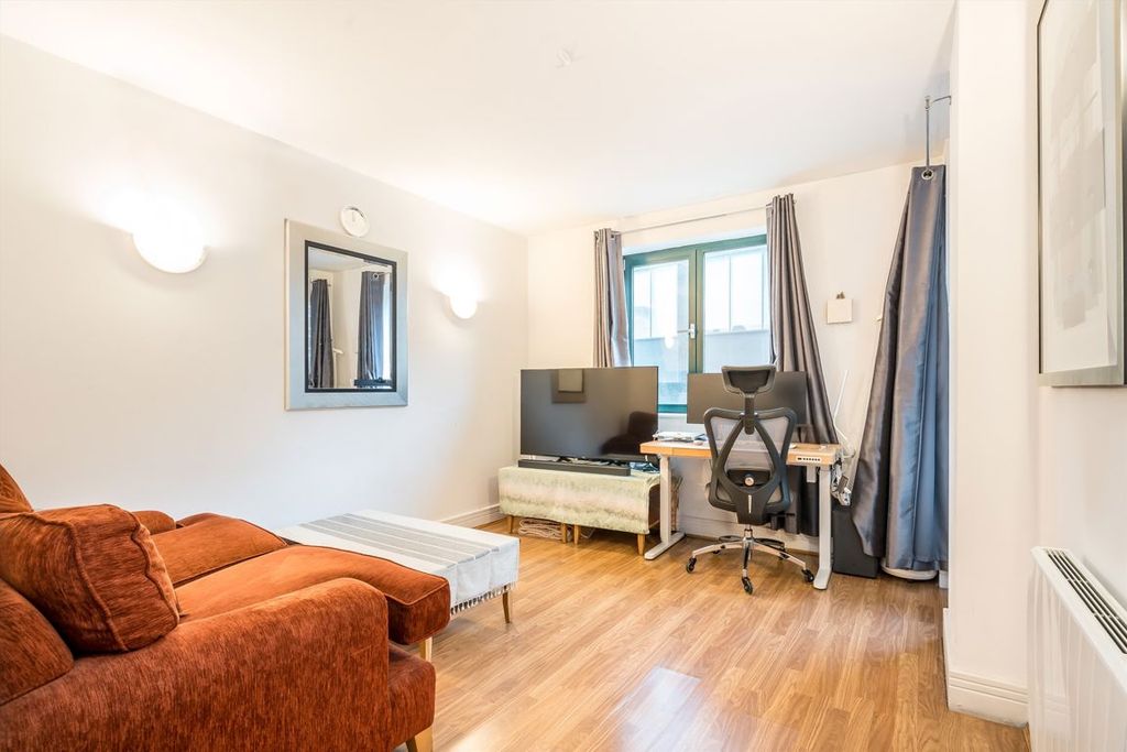 Property photo 2 of 5