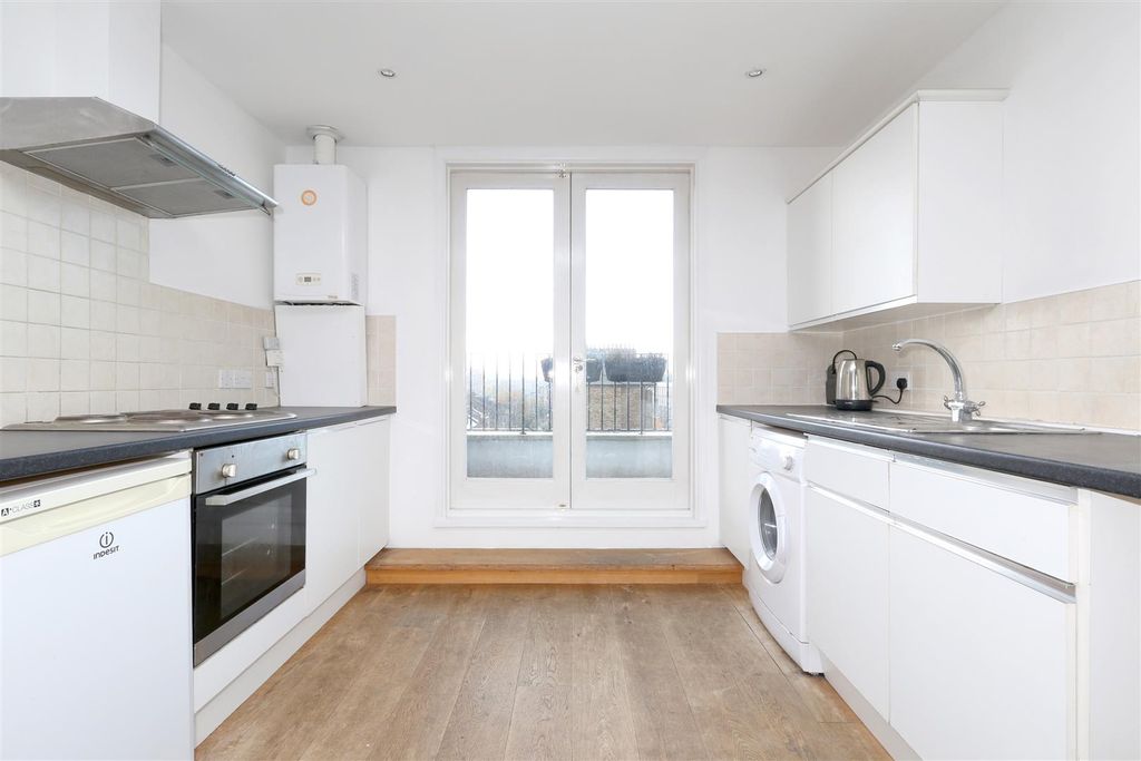 Property photo 3 of 8