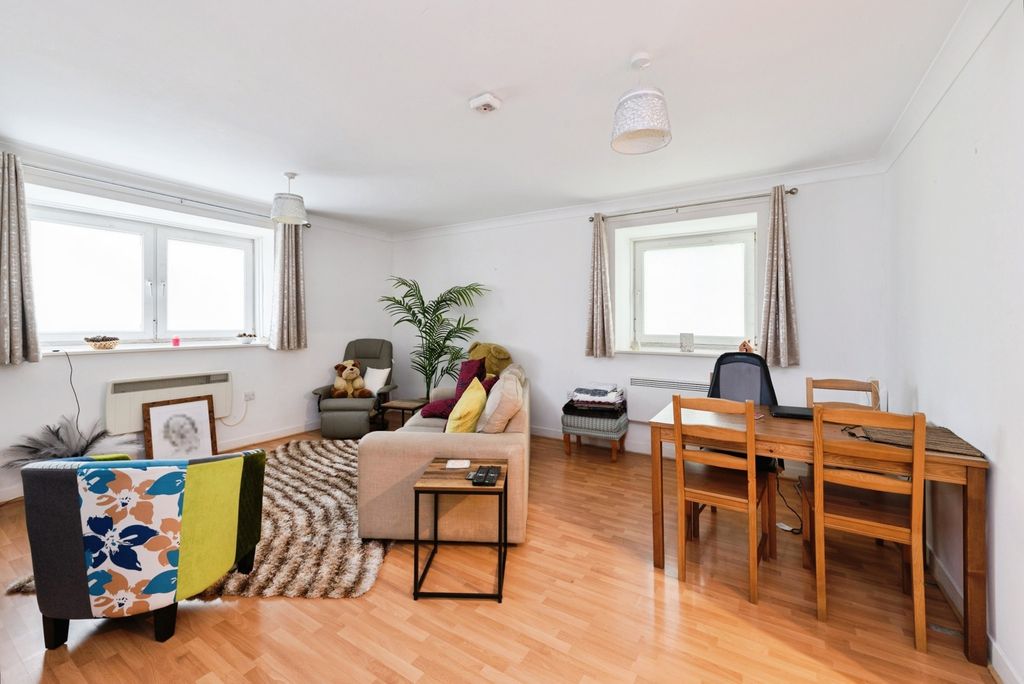 Property photo 2 of 14 Photo