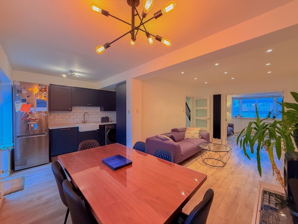 Property photo 2 of 32 4789104