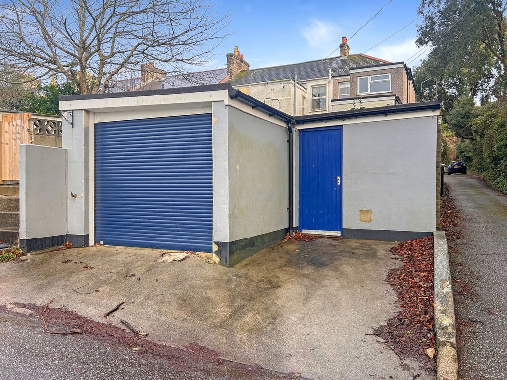 Property photo 2 of 19