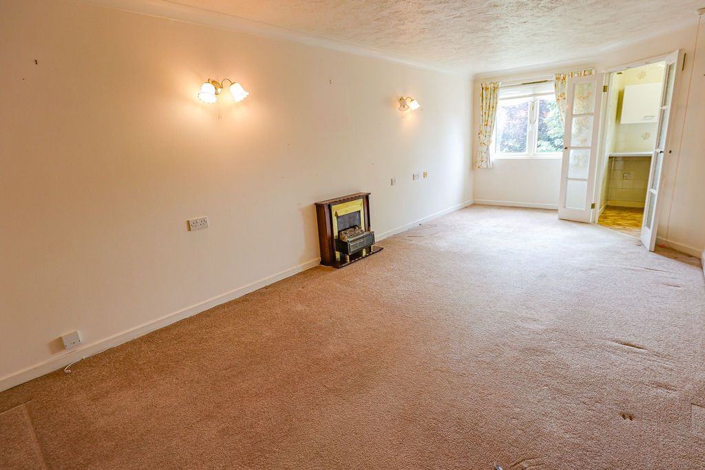 Property photo 2 of 11