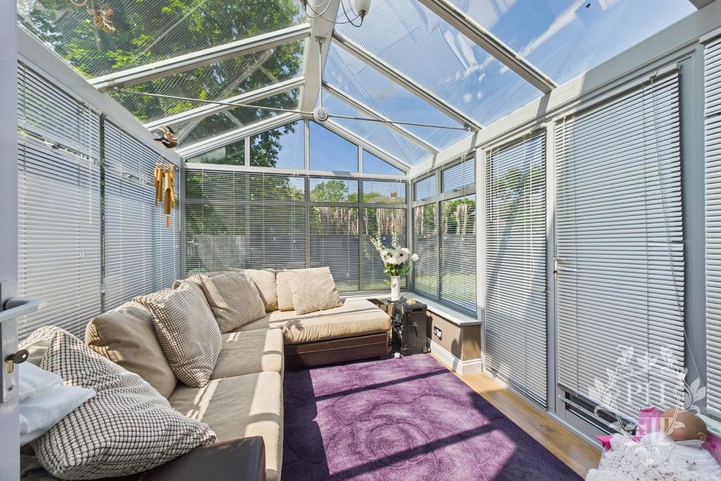 Property photo 3 of 24 Cam01415G0-Pr0442-Still005.Jpg