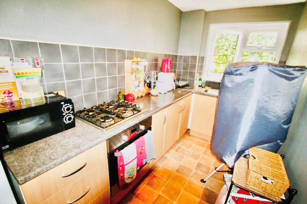 Property photo 2 of 5