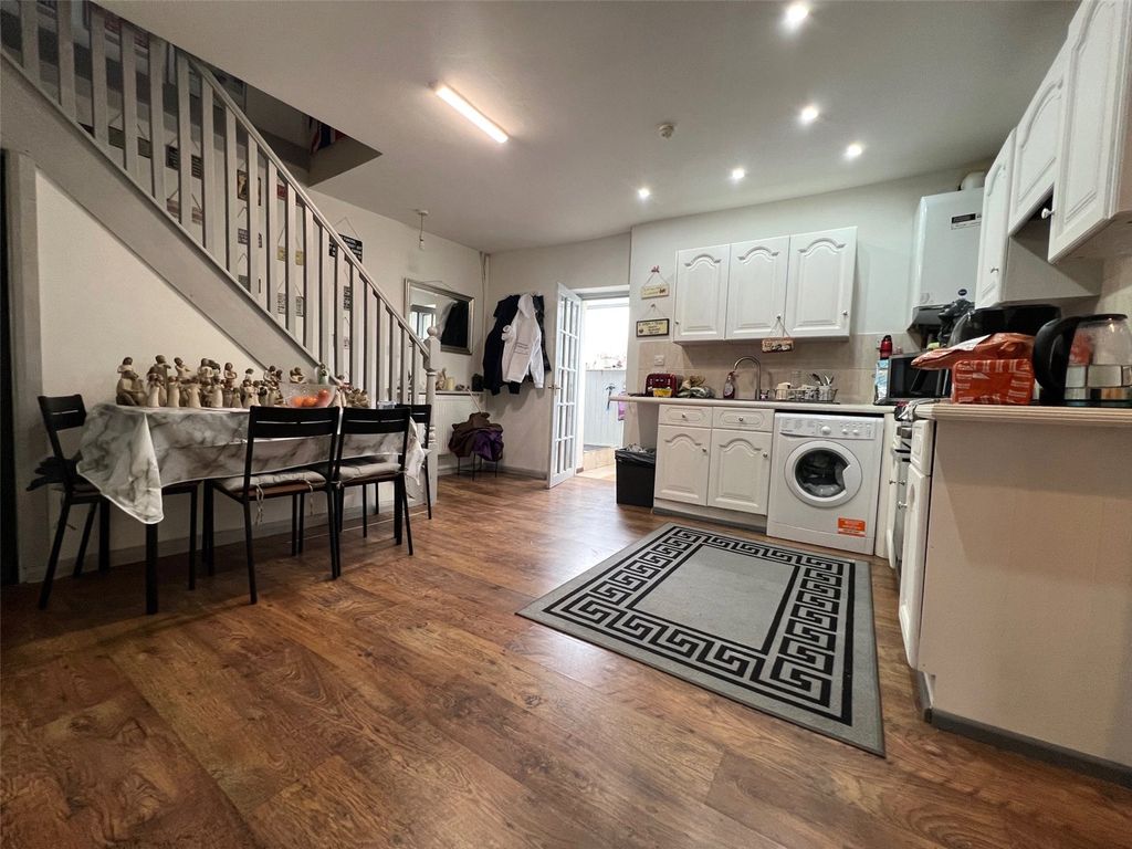 Property photo 2 of 30 Picture No. 77