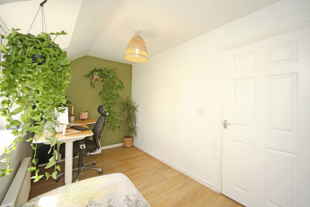 Property photo 2 of 17 Photo
