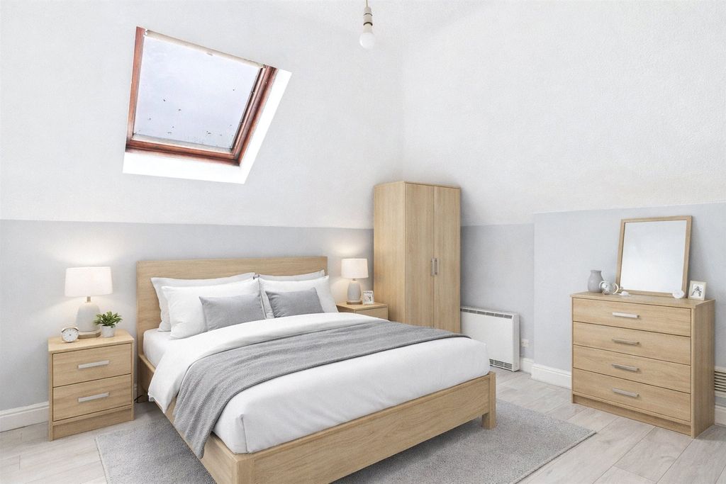 Property photo 3 of 5 Picture No. 20