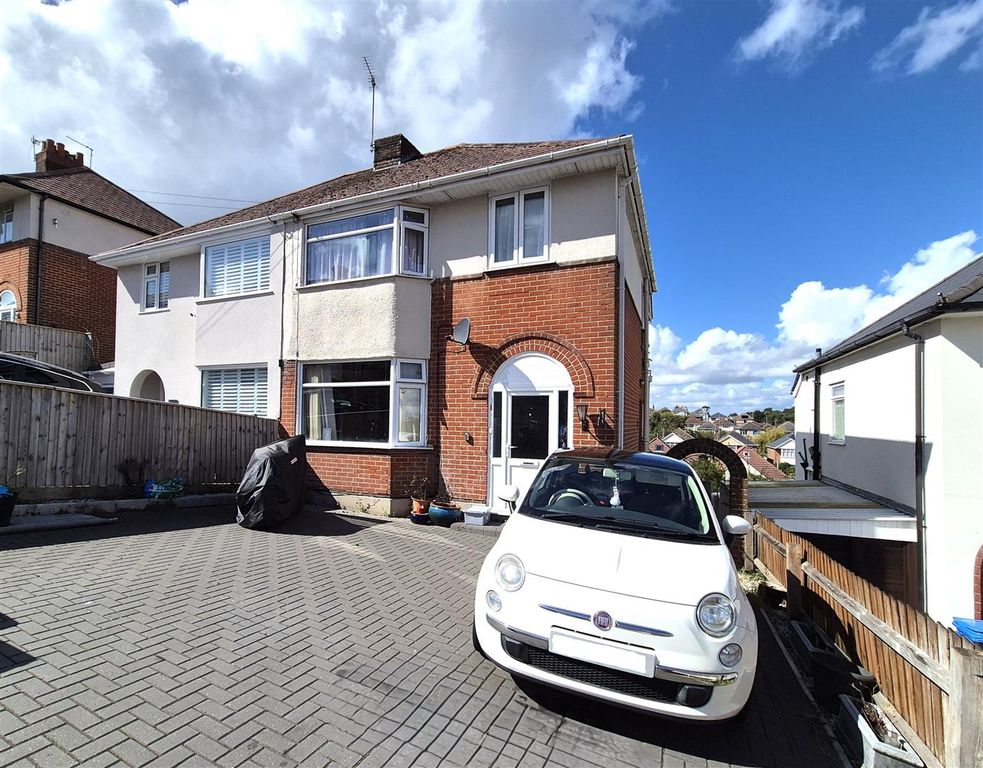 Property photo 1 of 10 Vicfront.Jpg