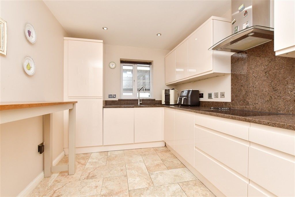 Property photo 3 of 15 Kitchen