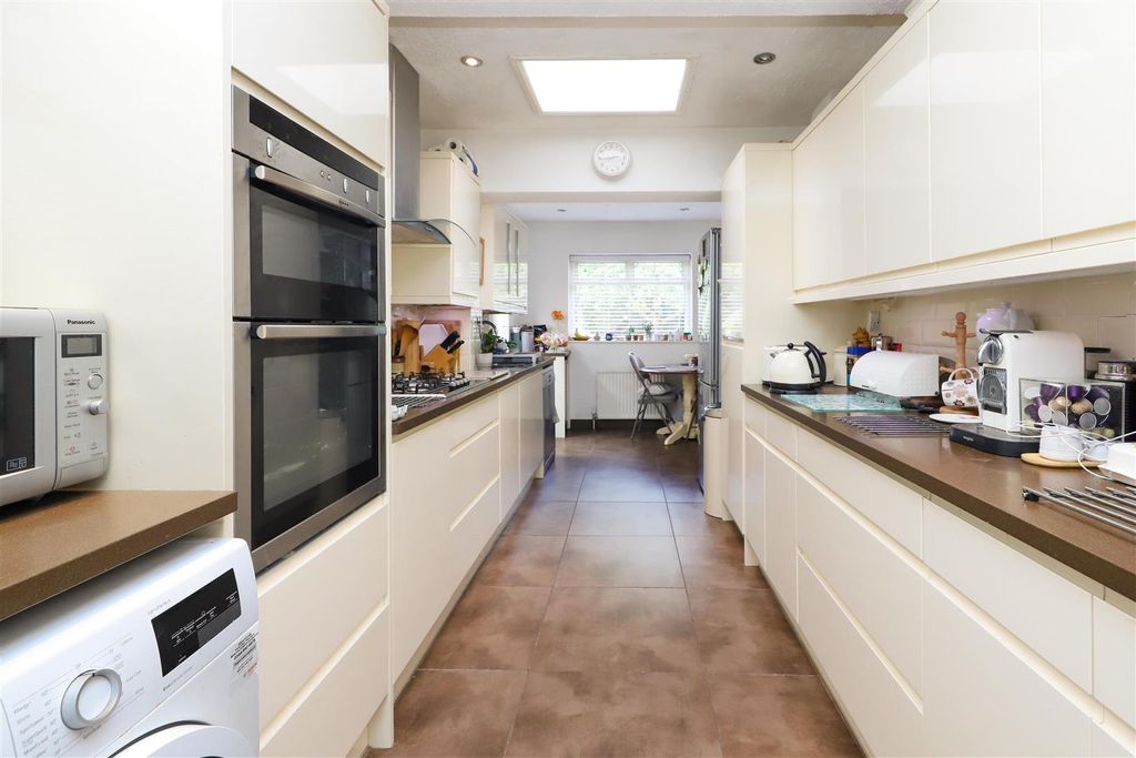 Property photo 3 of 15