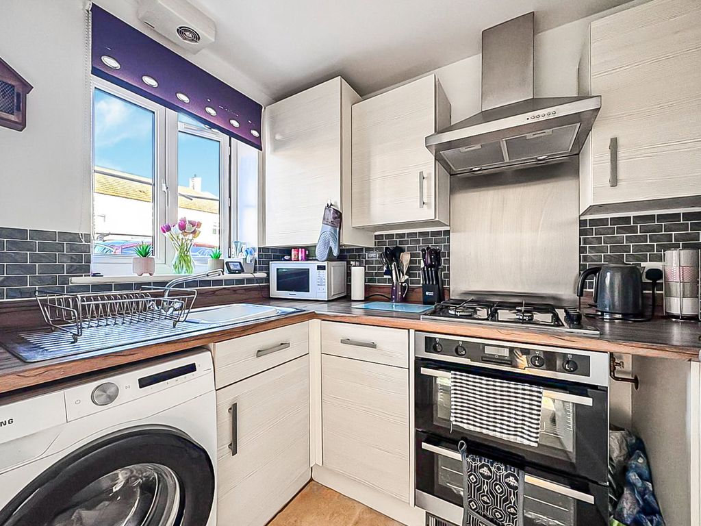 Property photo 2 of 9