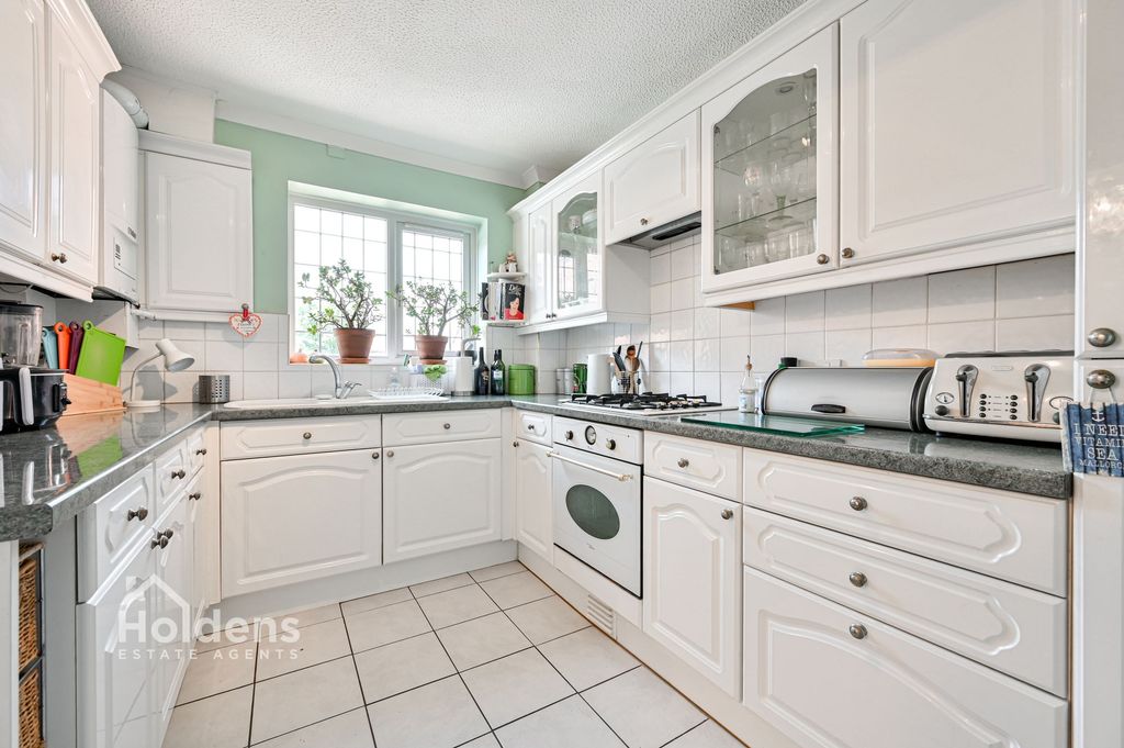 Property photo 3 of 18