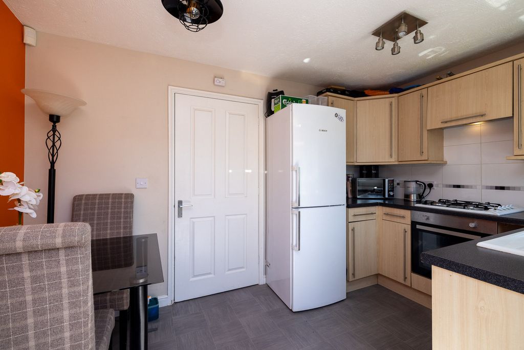 Property photo 3 of 12