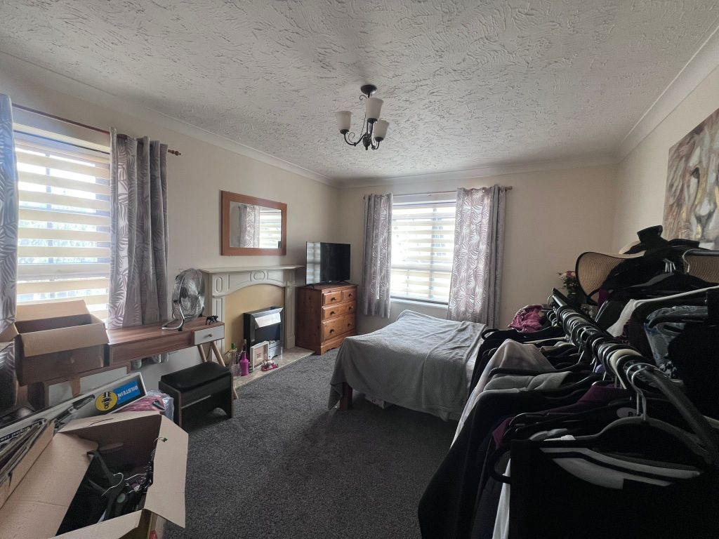 Property photo 3 of 8 Bedroom