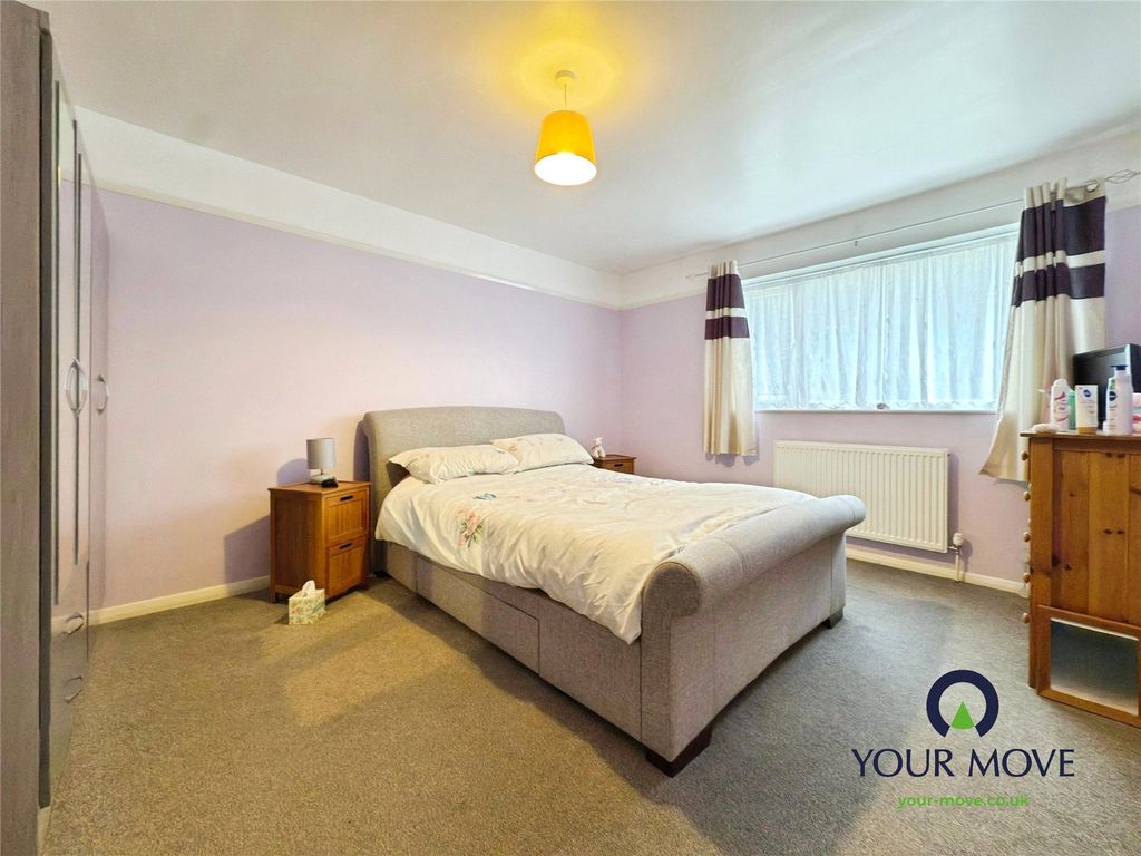 Property photo 3 of 9 Bedroom 1