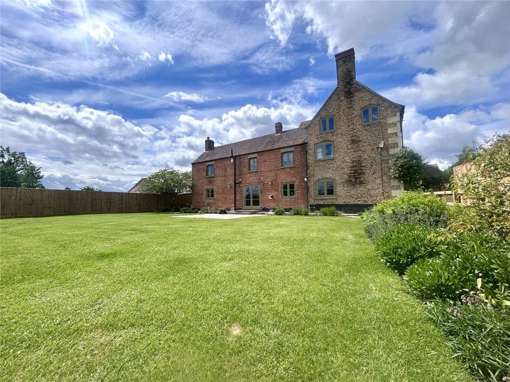 Property photo 3 of 27 Picture No. 31