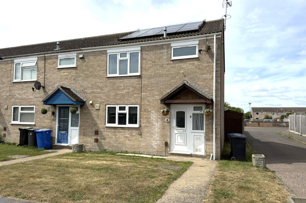 Property photo 1 of 12 3 Bedroom House For Rent