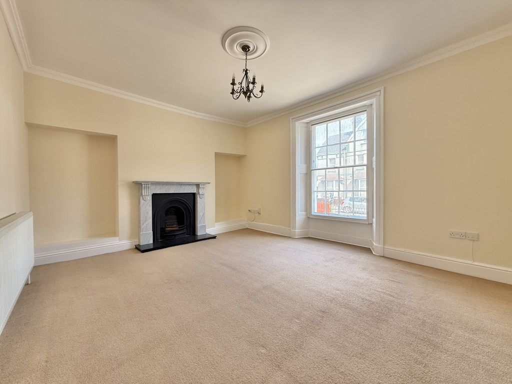 Property photo 3 of 19 Photo 1