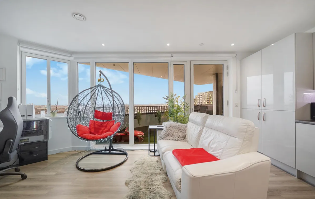 Property photo 2 of 16