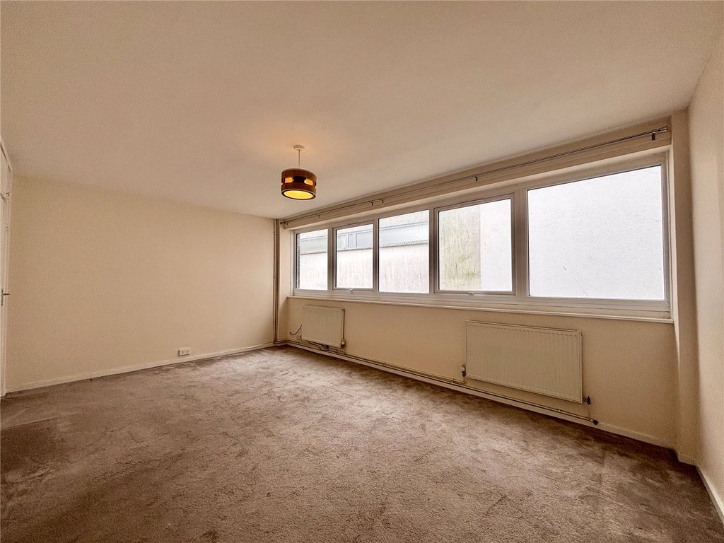 Property photo 3 of 12 Picture No. 04