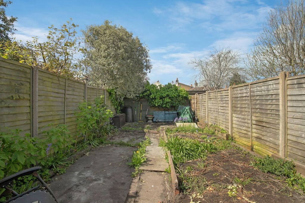 Property photo 2 of 18