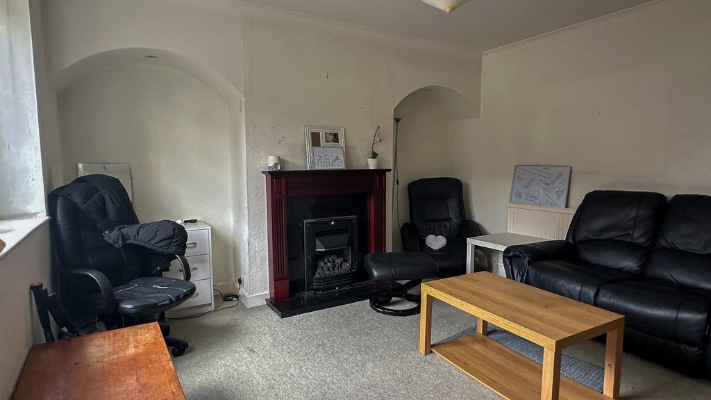 Property photo 2 of 16 Living Room