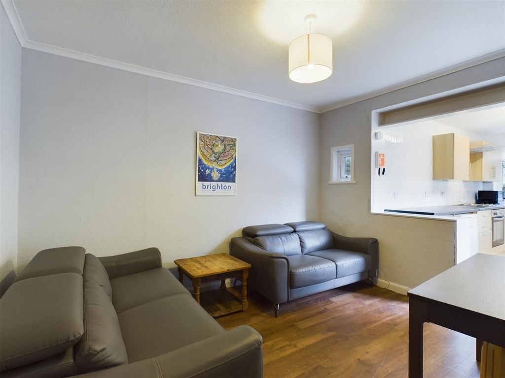 Property photo 2 of 11 Cam02534G0-Pr0049-Still005.Jpg