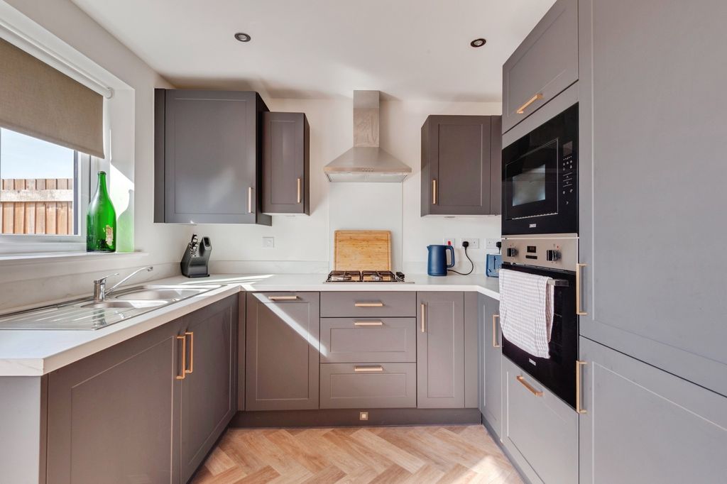 Property photo 2 of 20 Pbox-Img.Jpg