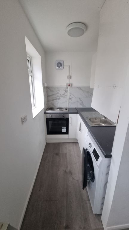 Property photo 1 of 4 Kitchen