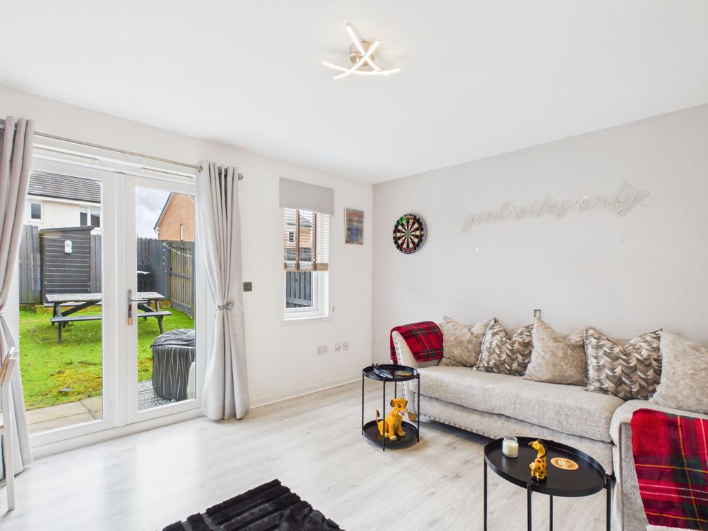 Property photo 2 of 23