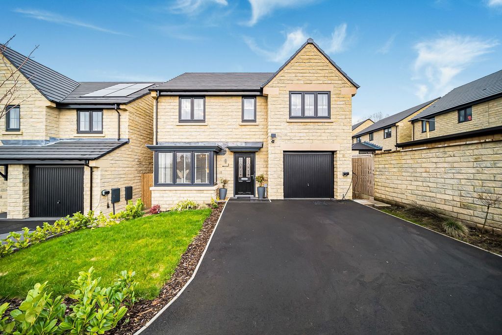 Property photo 1 of 50