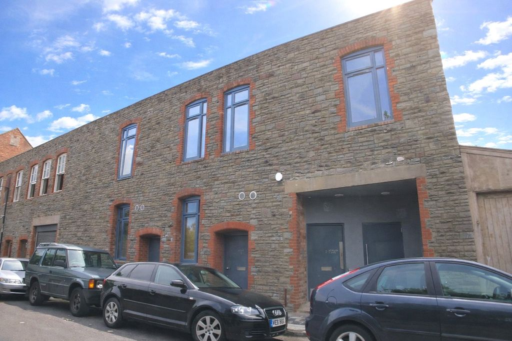 Property photo 1 of 10 Picture No. 23