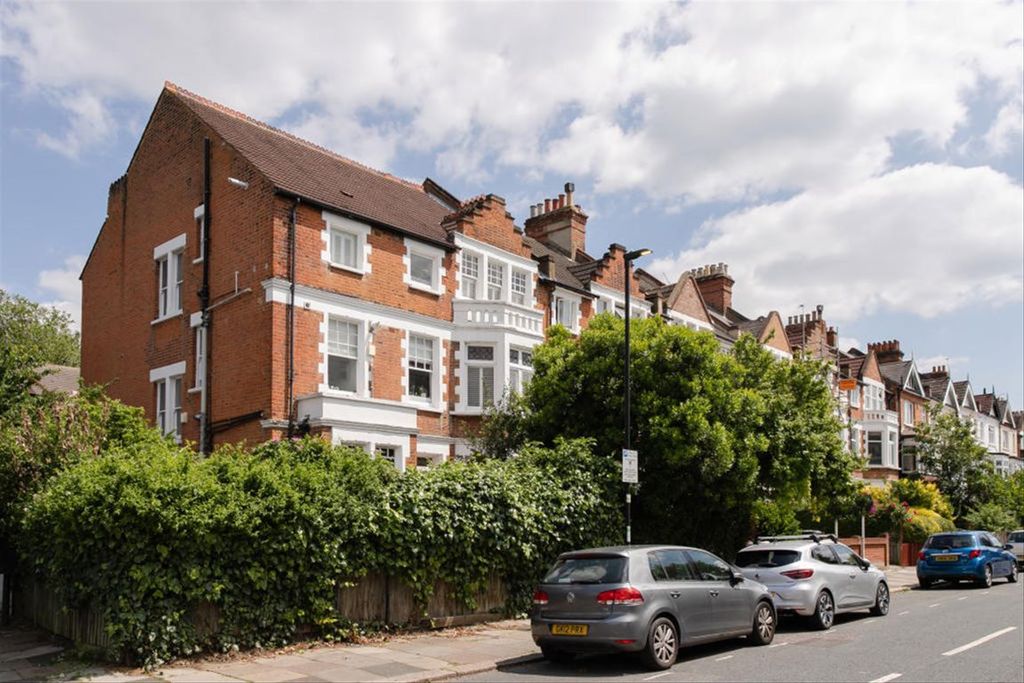 Property photo 1 of 8