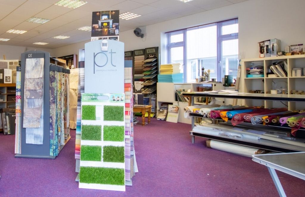 Property photo 3 of 8 Kingscotecoffice Internal 004.Jpg