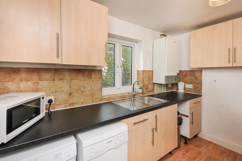 Property photo 2 of 12 Kitchen