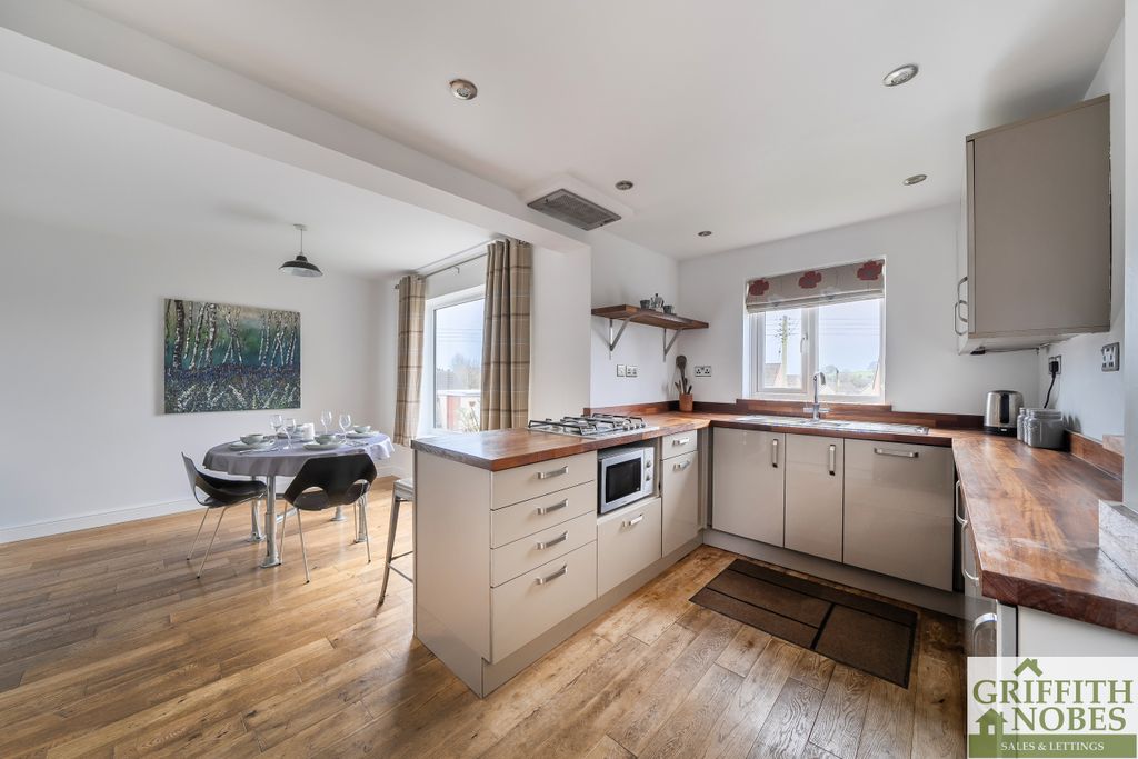 Property photo 2 of 22 Kitchen