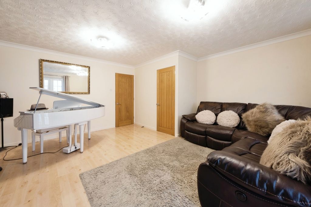 Property photo 3 of 18 Photo