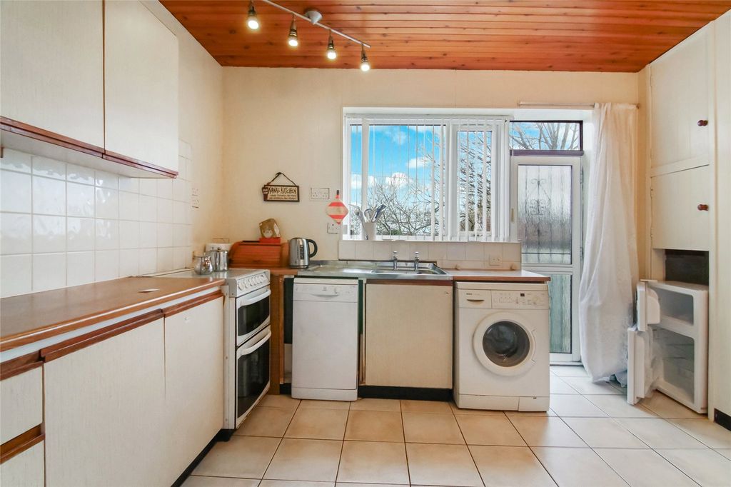 Property photo 3 of 22 Picture No. 02