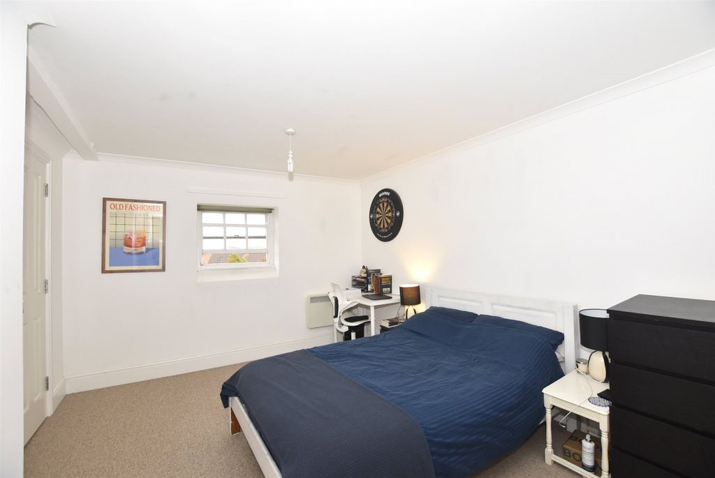 Property photo 2 of 10 Bedroom 1