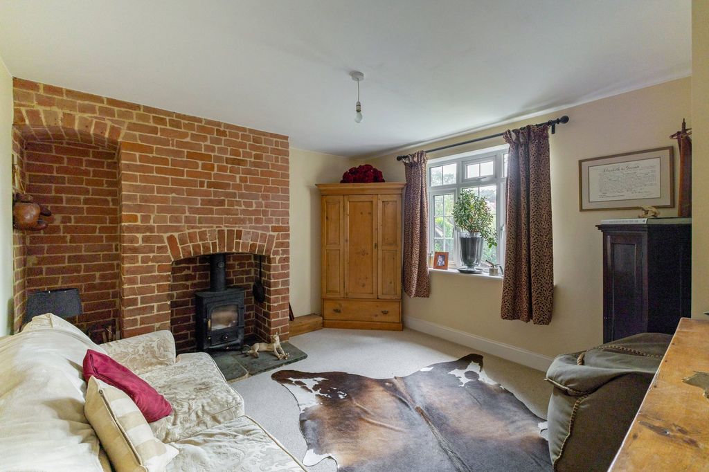 Property photo 2 of 19