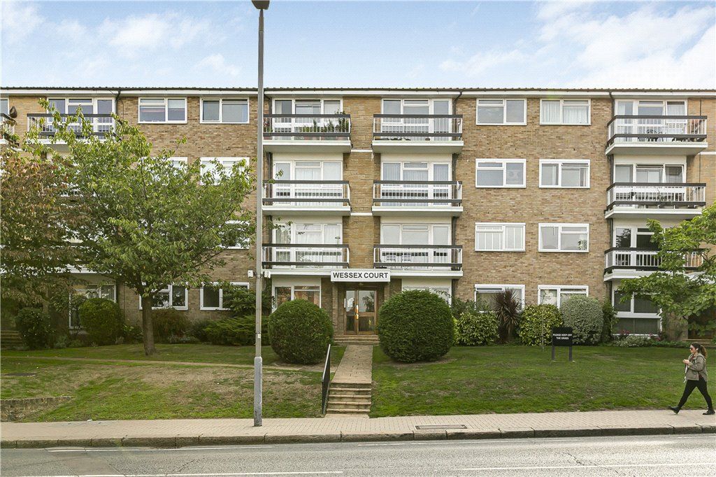 Property photo 1 of 18 Exterior