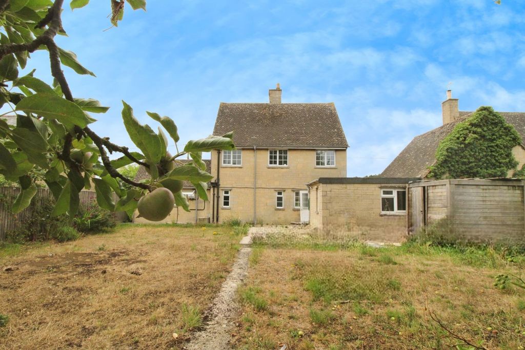 Property photo 2 of 9