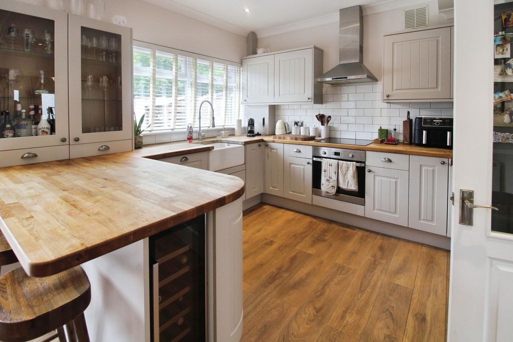 Property photo 1 of 25 Pbox-Img.Jpg