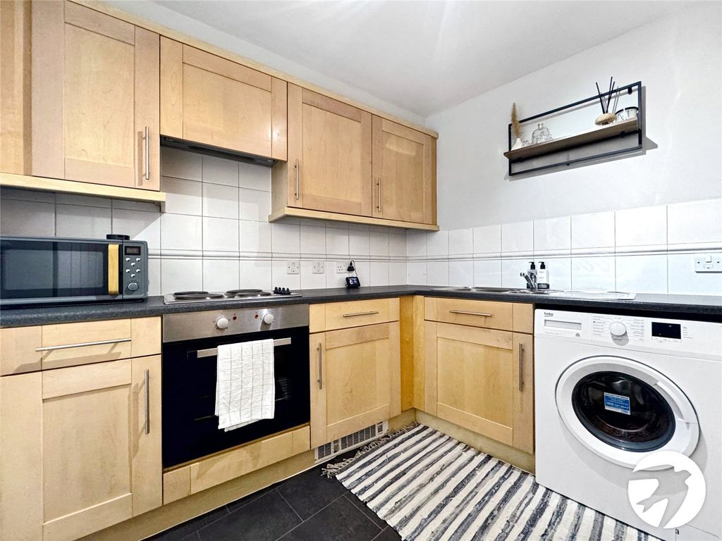 Property photo 3 of 12 Picture 3