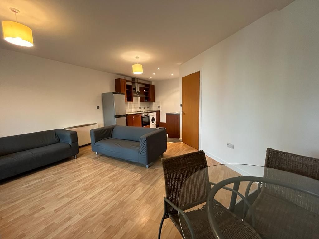 Property photo 3 of 20 Lounge